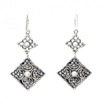 Earrings: E03592