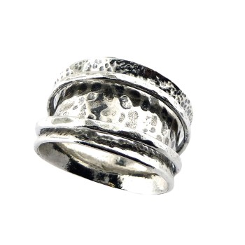 Rings: R02818